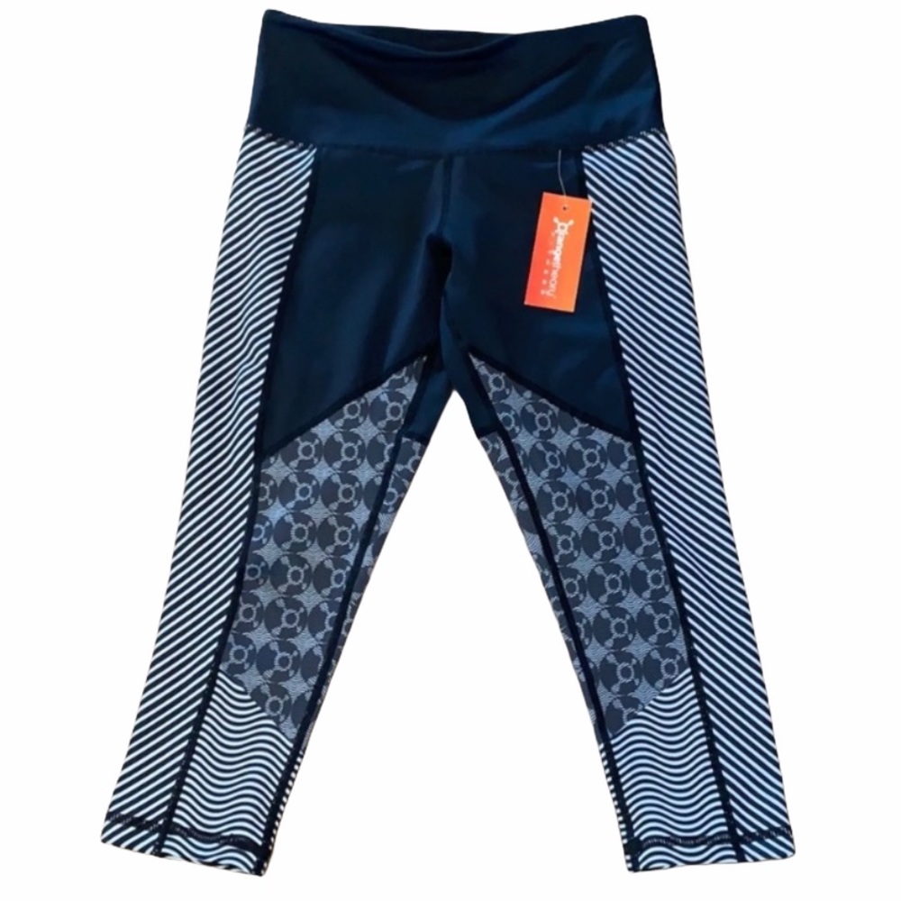 🍋5/$25 NWT Orange Theory Graphic Splat Capri Black and Gray